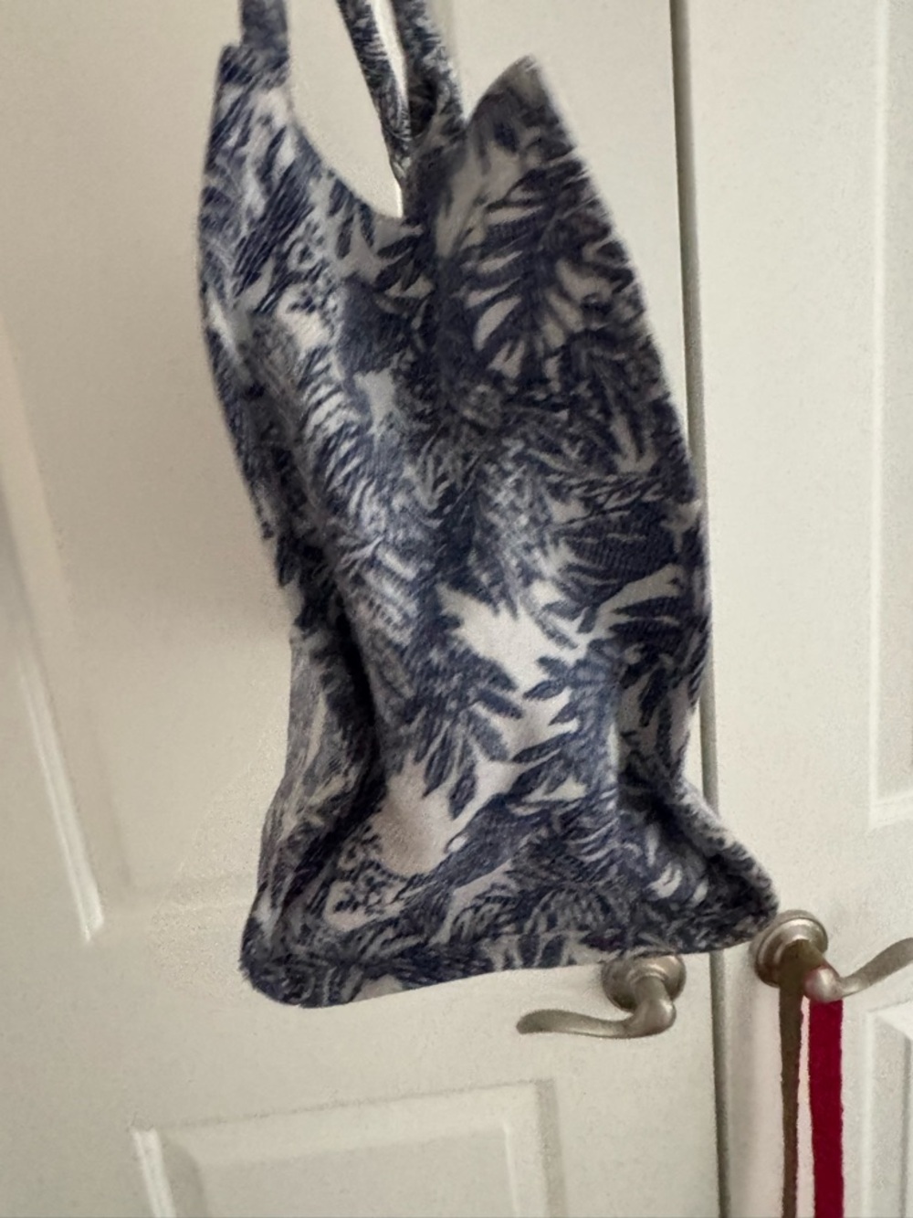 EUC ARITZIA Blue and White Botanical Cotton Tote - Picture 4 of 7